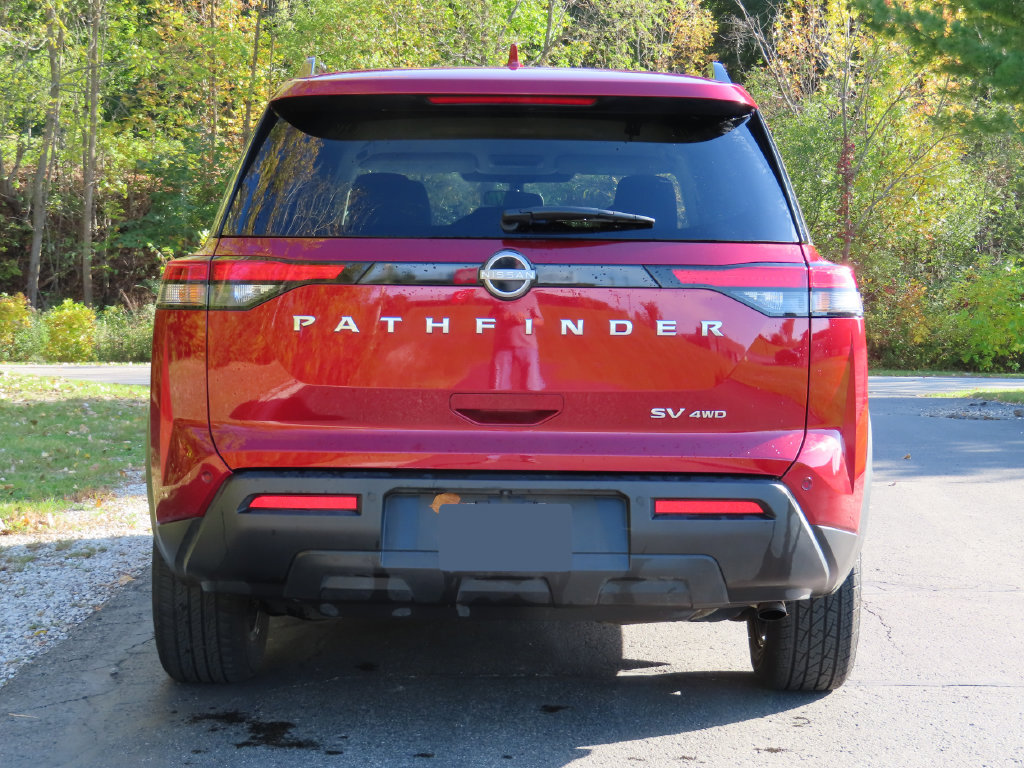 Used 2024 Nissan Pathfinder SV AWD/4WD image 15