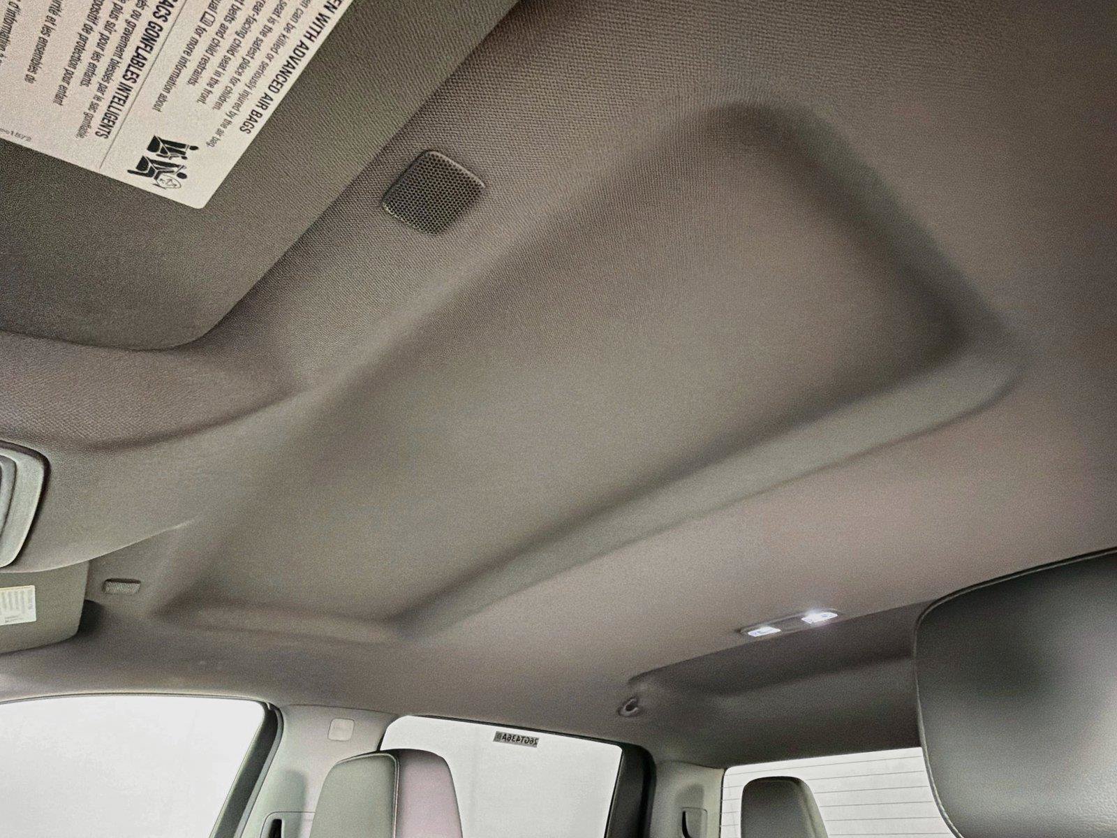 Used 2019 GMC Sierra 1500 SLT w/ Driver Alert Package I AWD/4WD image 5