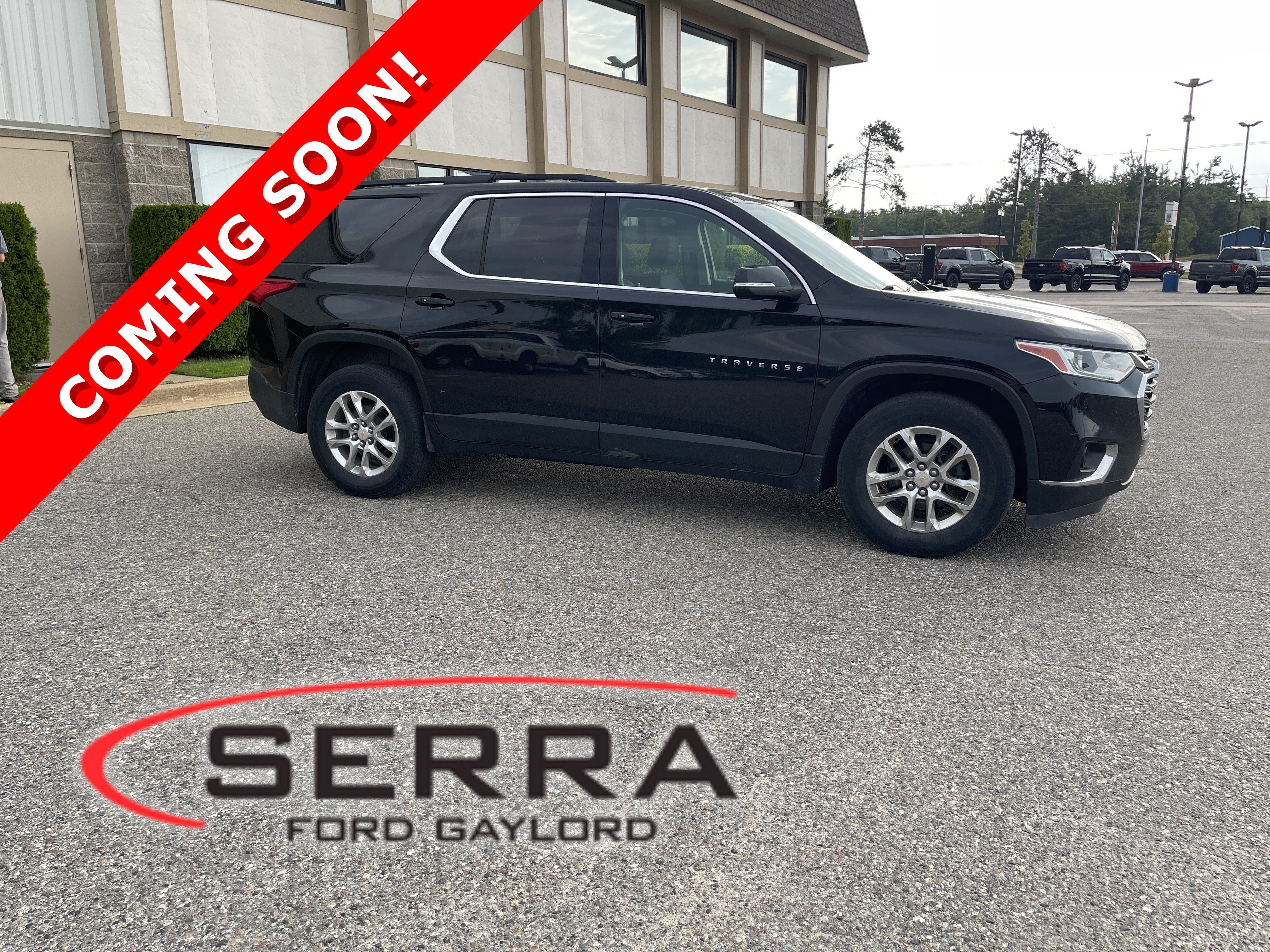 Used 2021 Chevrolet Traverse LT w/ LPO, Floor Liner Package AWD/4WD image 1
