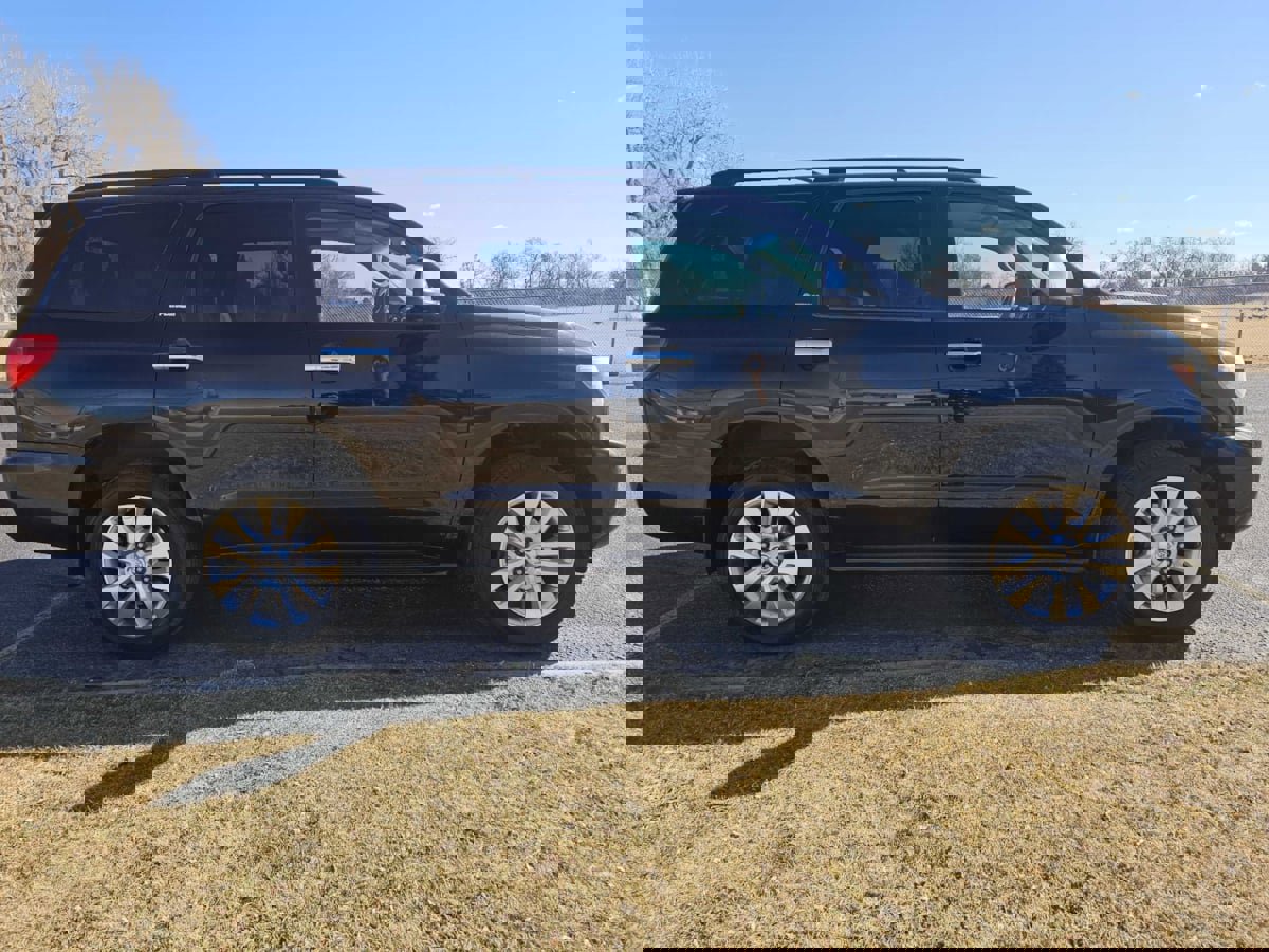 Used 2012 Toyota Sequoia Platinum image 6