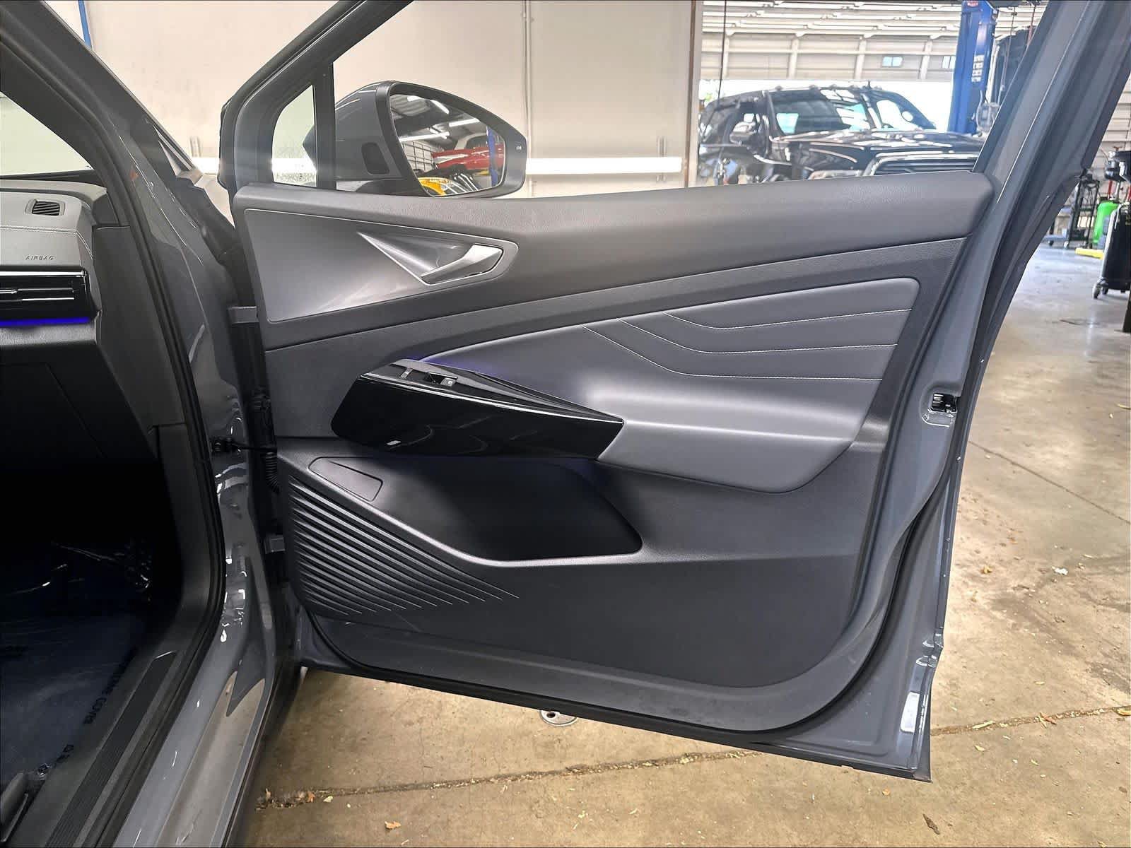 Used 2023 Volkswagen ID.4 S RWD image 31