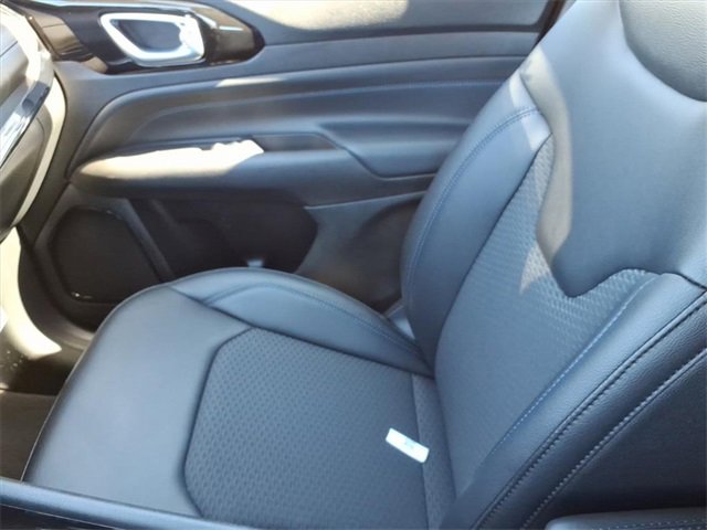 New 2026 Jeep Compass Latitude image 20