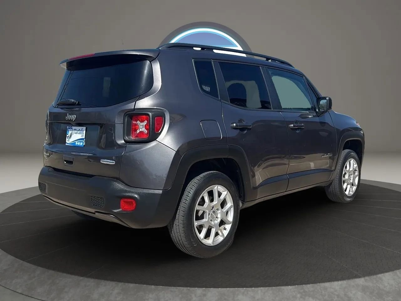 Used 2019 Jeep Renegade Latitude AWD/4WD image 5