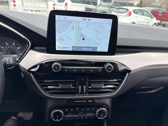 Used 2022 Ford Escape SE w/ SE Sport Appearance Package image 31