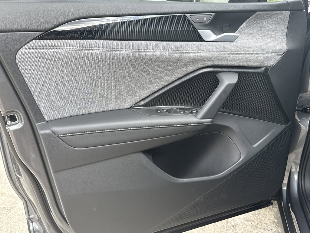 New 2026 Volkswagen Tiguan S image 10