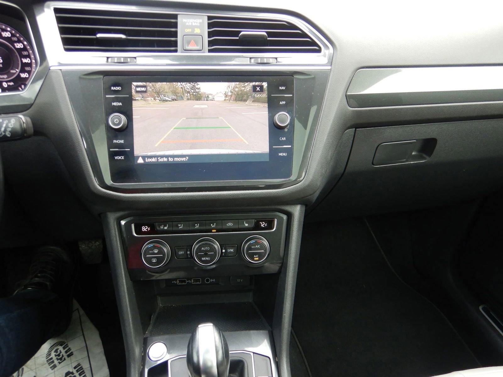 Used 2019 Volkswagen Tiguan SEL Premium AWD/4WD image 17