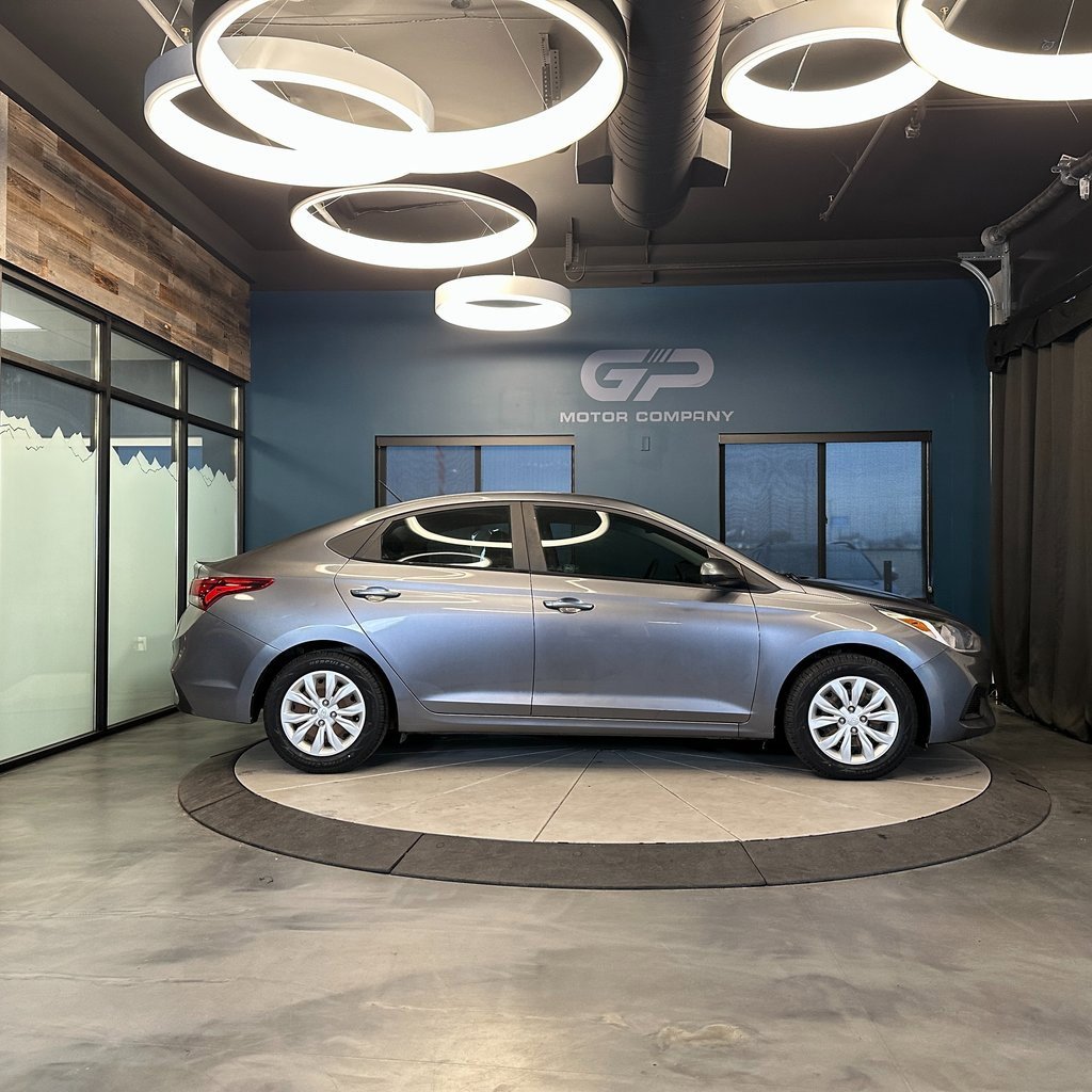 Used 2020 Hyundai Accent SE image 2