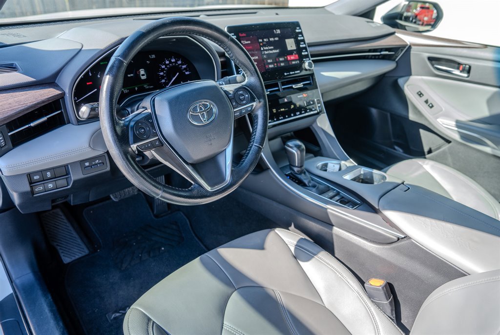 Used 2020 Toyota Avalon XLE FWD image 14