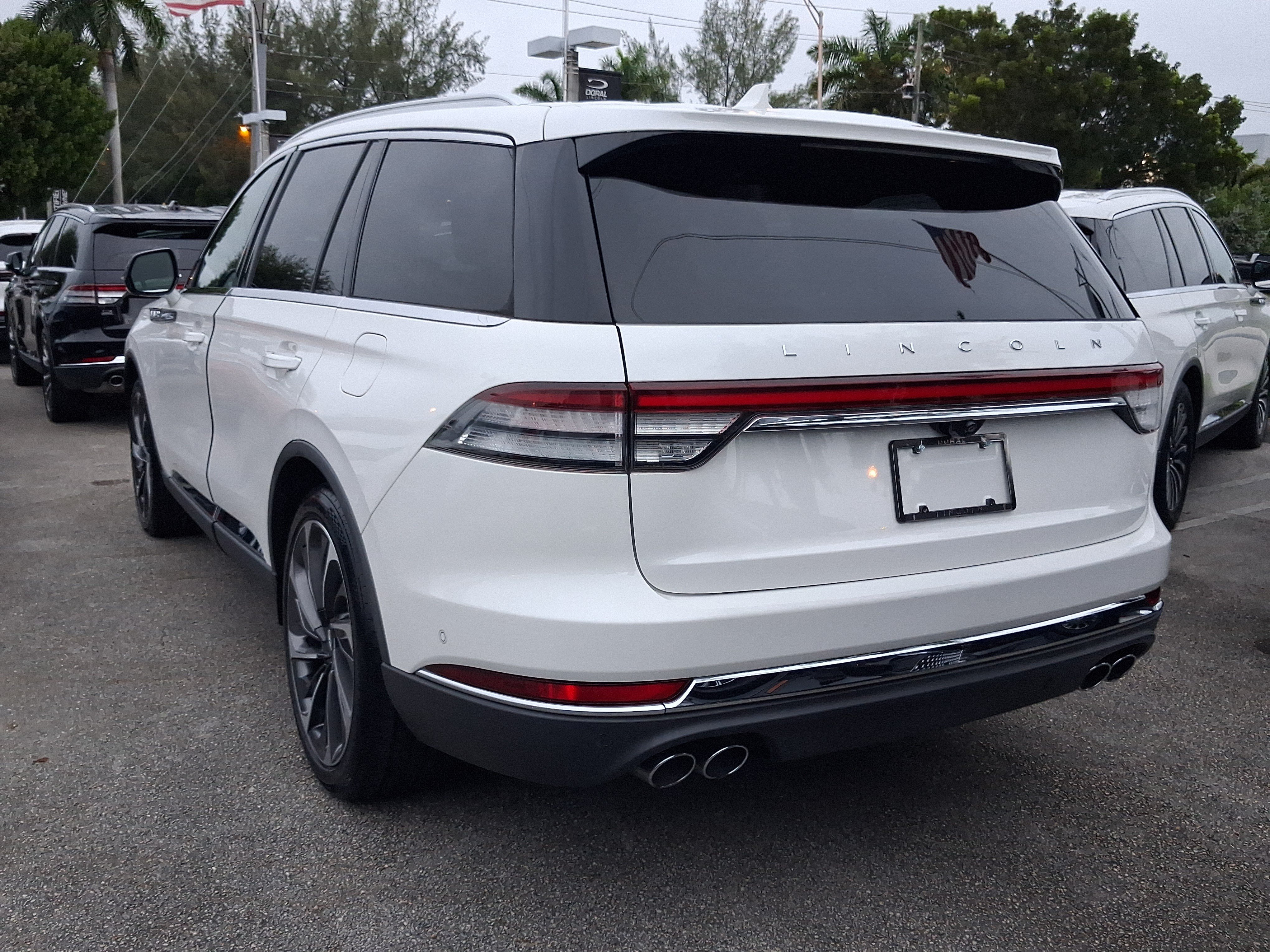 Certified 2020 Lincoln Aviator Reserve w/ Equipment Group 201A RWD image 3