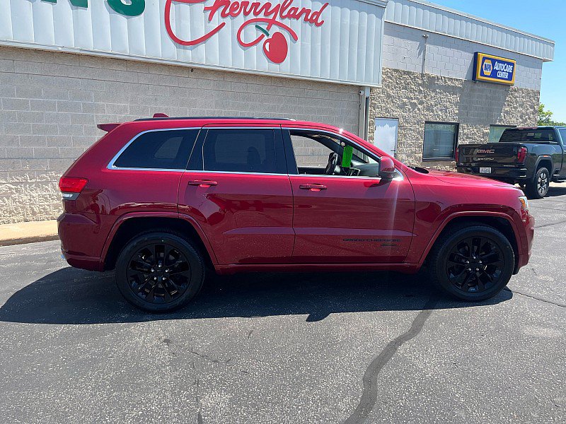 Used 2014 Jeep Grand Cherokee Altitude AWD/4WD image 9