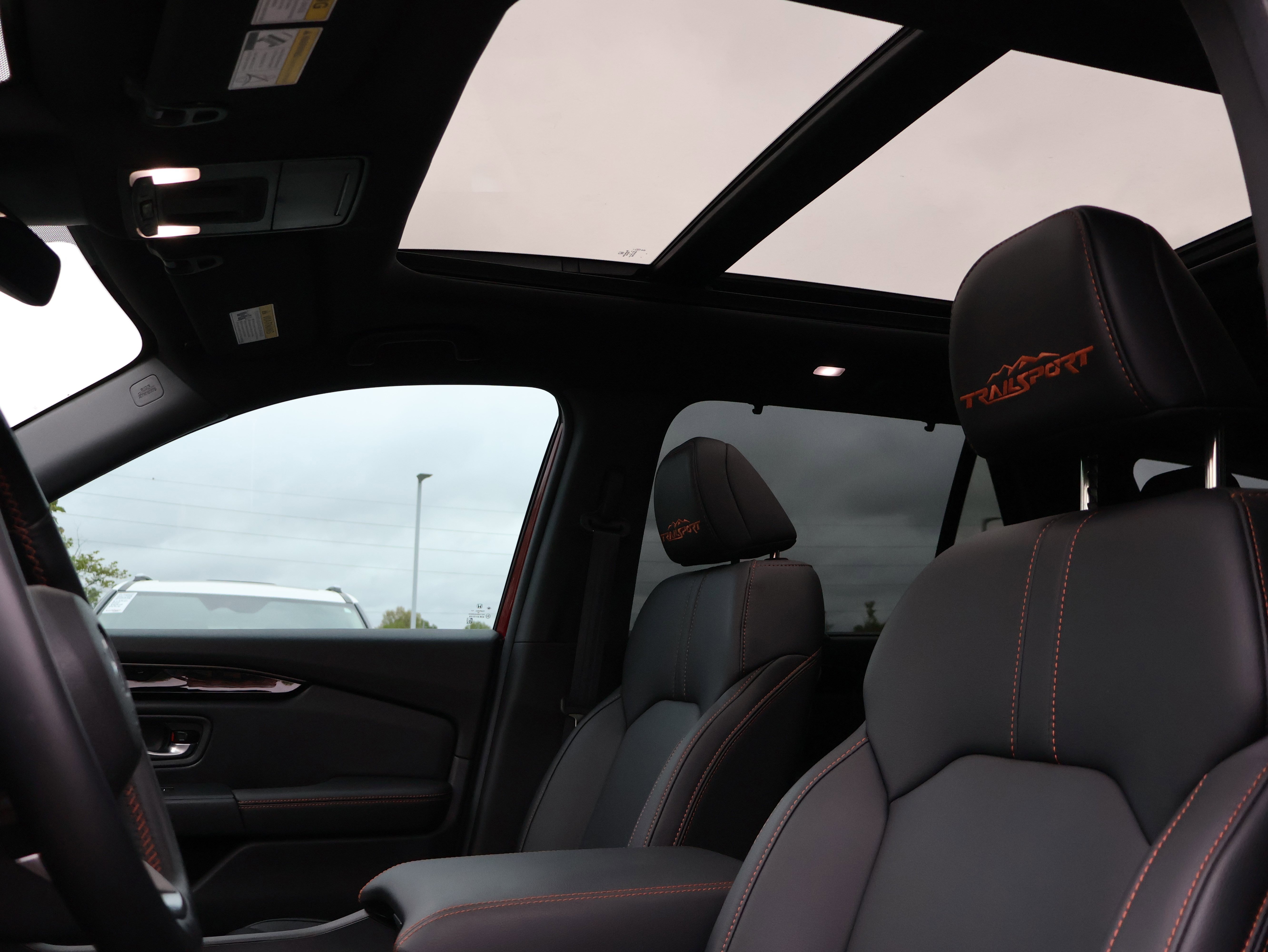 Used 2025 Honda Pilot TrailSport image 50