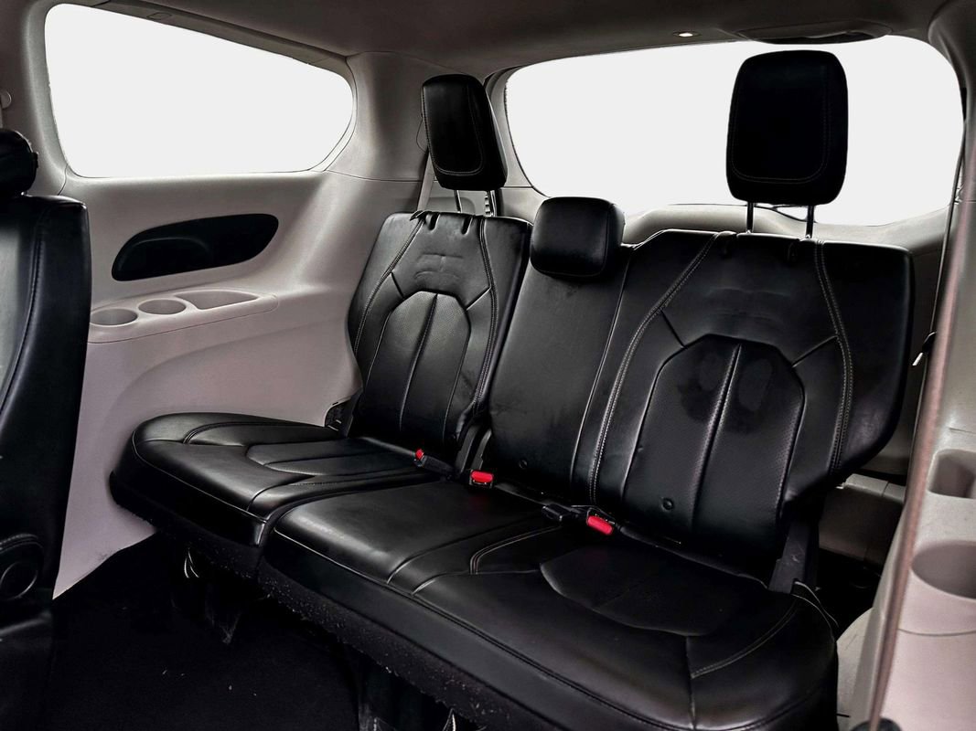 Used 2020 Chrysler Voyager Lxi image 19