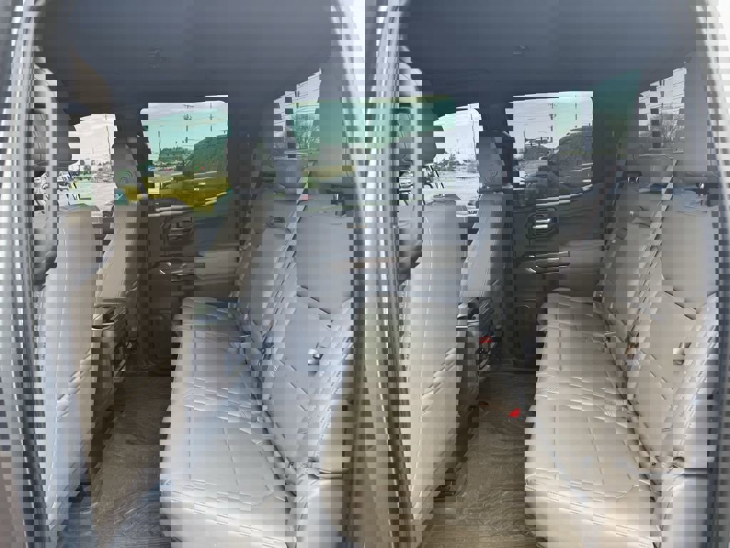 Used 2020 Chevrolet Silverado 1500 LT Trail Boss image 10