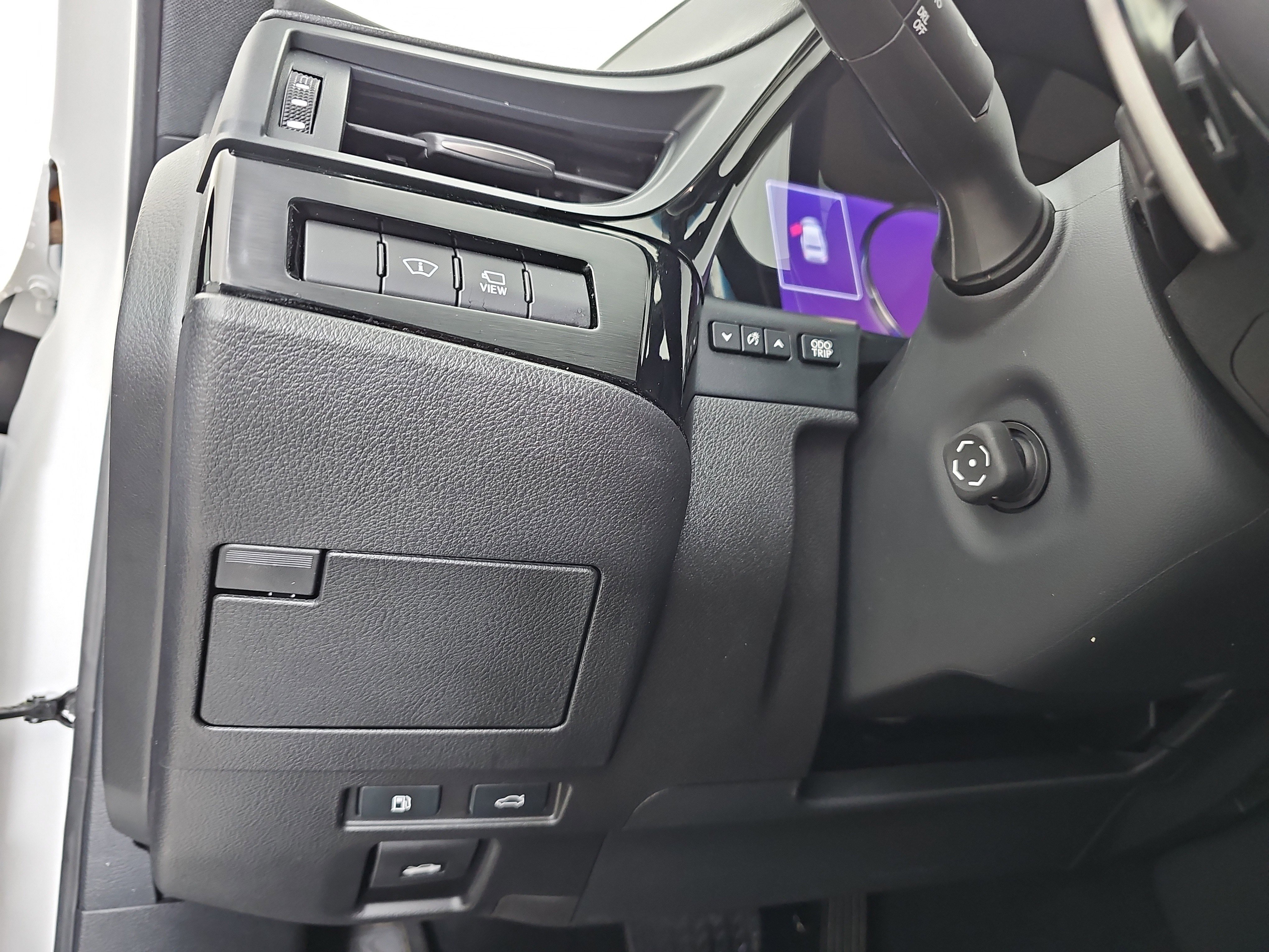 Used 2024 Lexus ES 350 Ultra Luxury w/ Accessory Package (Z1) image 8