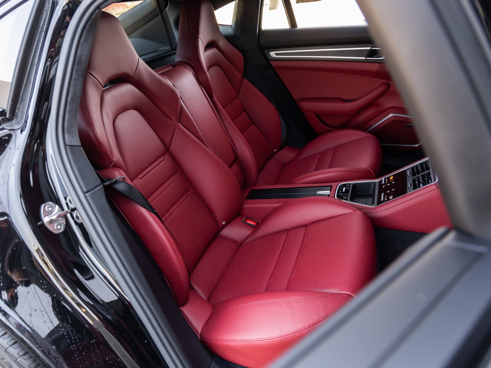 Used 2023 Porsche Panamera GTS image 38