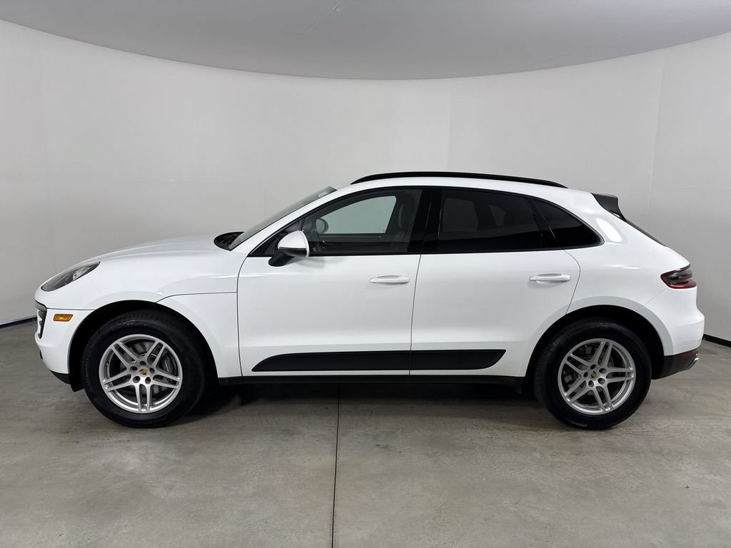 Certified 2017 Porsche Macan AWD/4WD image 2