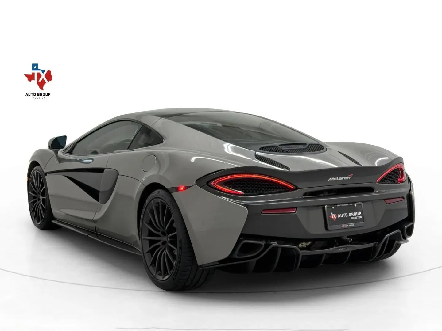 Used 2017 McLaren 570S RWD image 47
