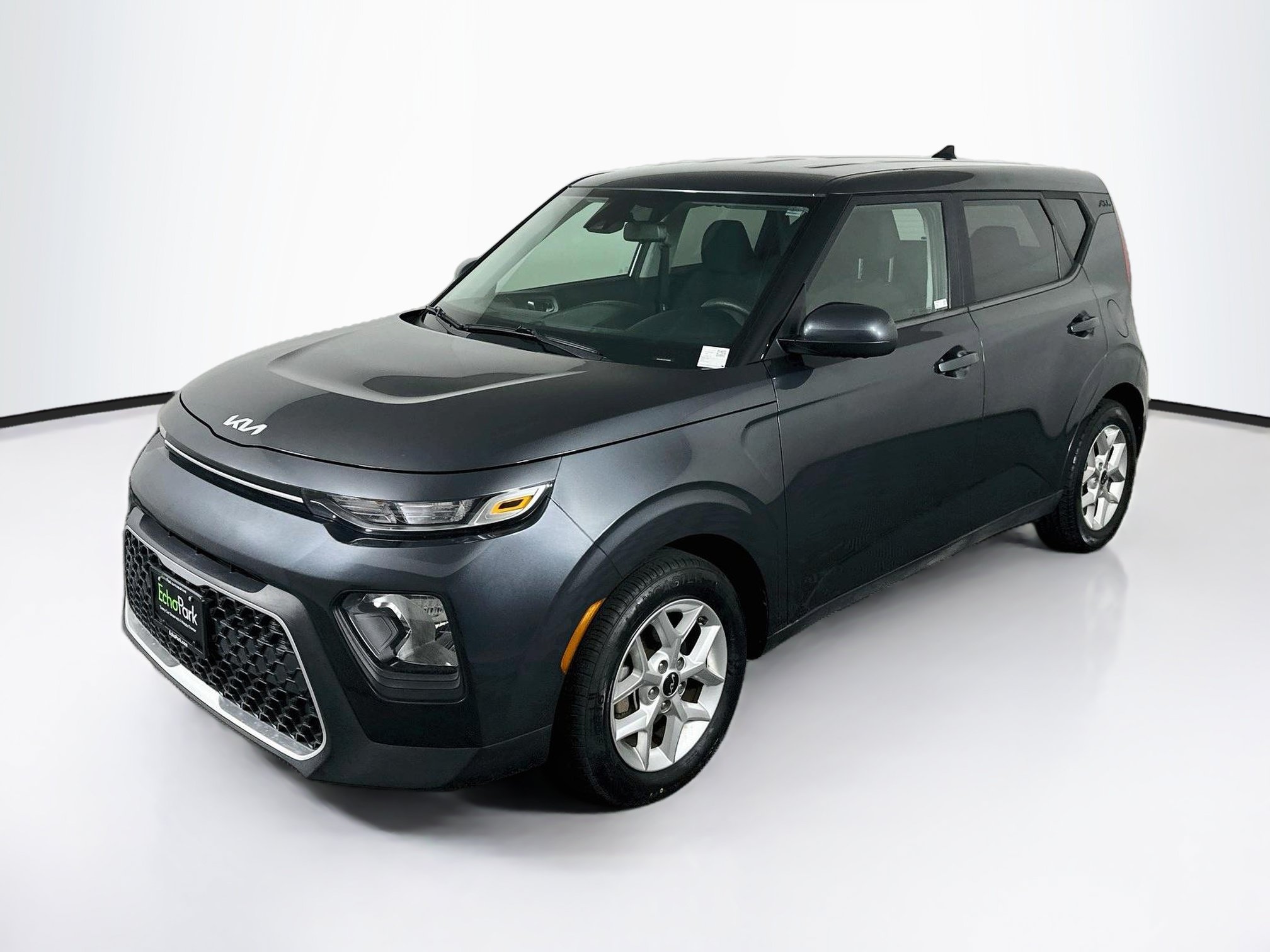 Used 2022 Kia Soul LX w/ Technology Package FWD image 3