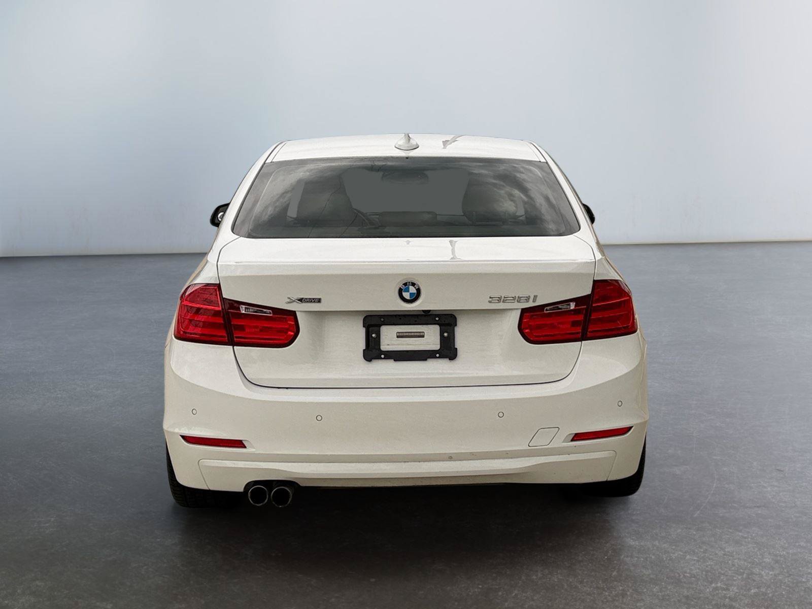 Used 2015 BMW 328i xDrive Sedan AWD/4WD image 4