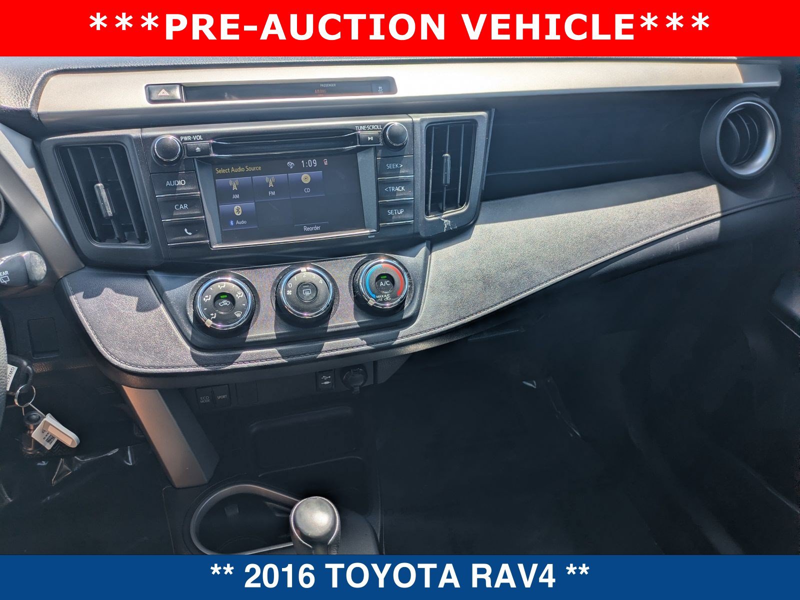 Used 2016 Toyota RAV4 LE FWD image 29