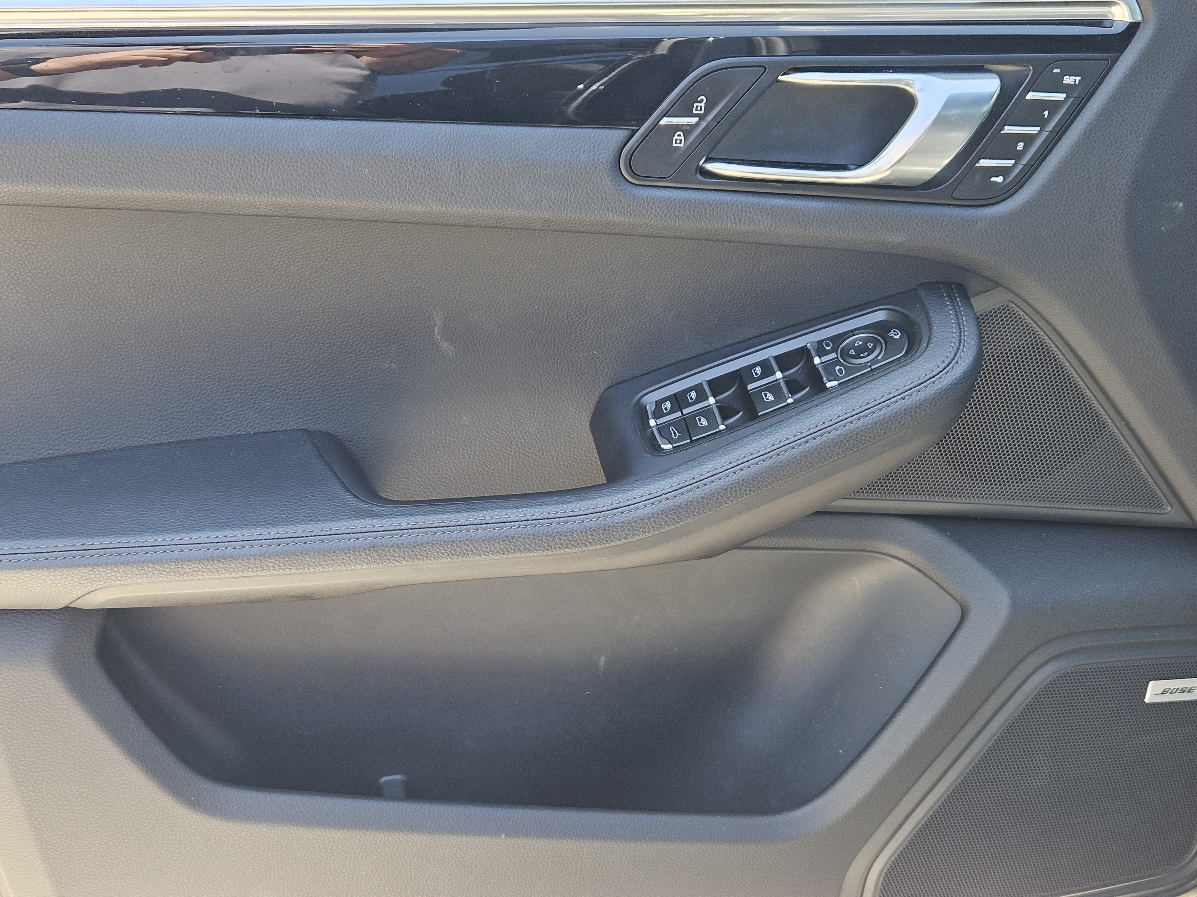Certified 2024 Porsche Macan S AWD/4WD image 22