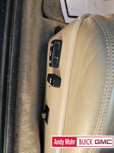 Used 1993 Cadillac Allante image 29