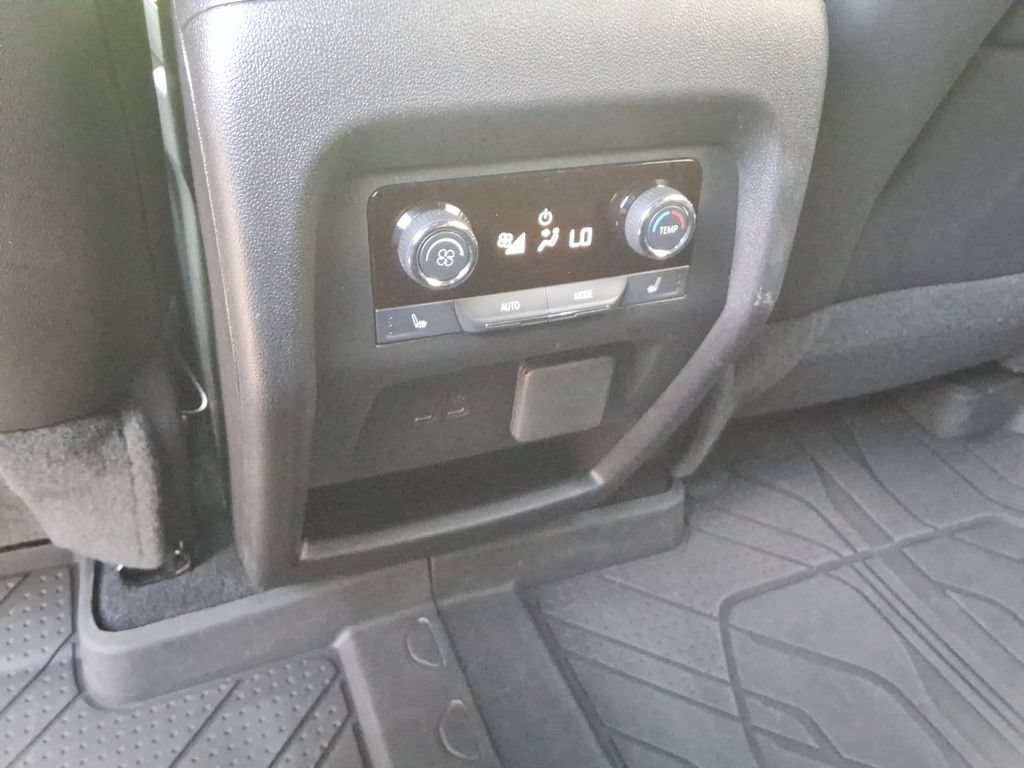 Certified 2025 Chevrolet Traverse High Country FWD image 19