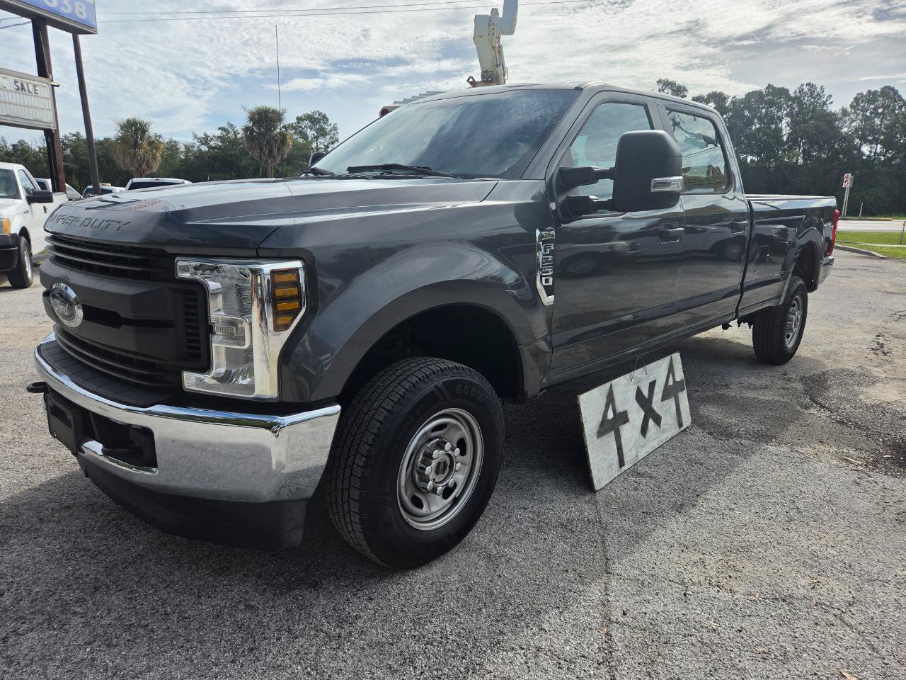 Used 2019 Ford F250 XL w/ Power Equipment Group AWD/4WD image 3