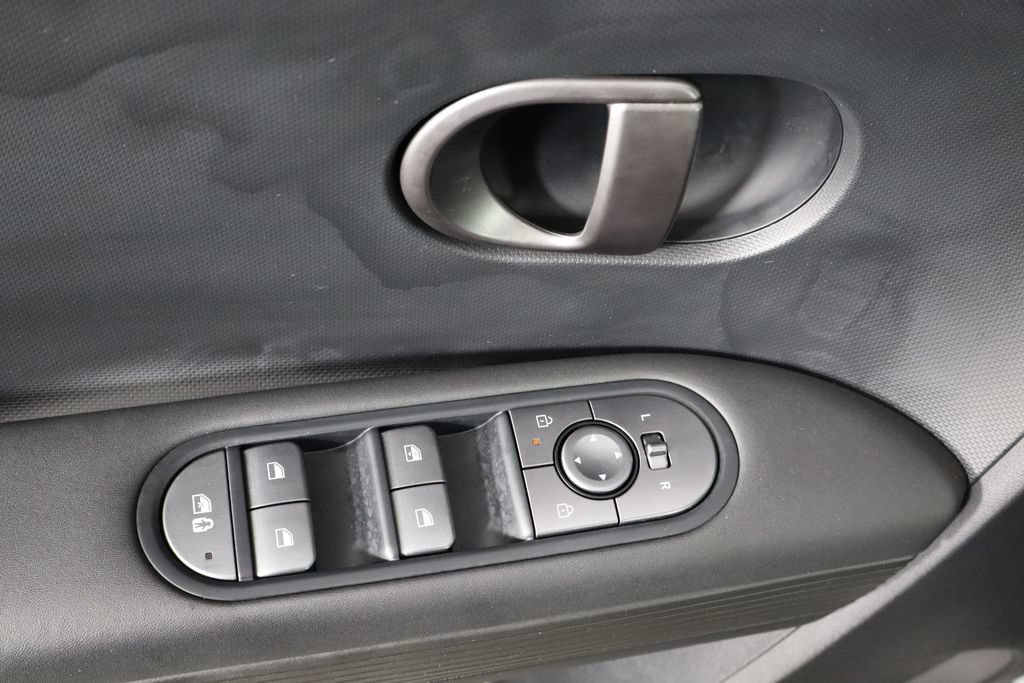 Used 2025 Hyundai Ioniq 5 SE RWD image 20