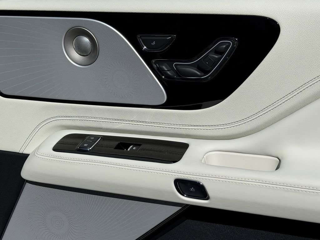 New 2026 Lincoln Aviator Black Label w/ Black Label Special Edition AWD/4WD image 15