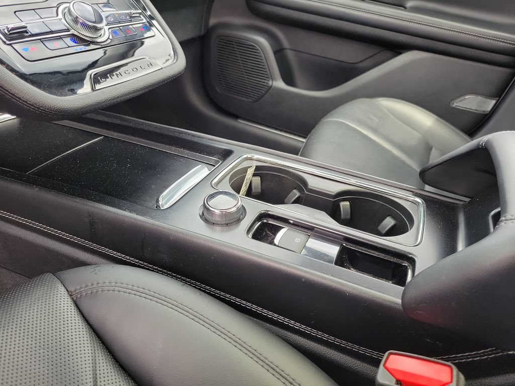 Certified 2022 Lincoln Corsair AWD w/ Premium Package image 29