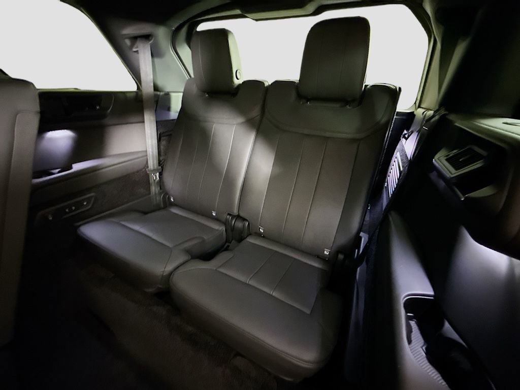 New 2026 Land Rover Range Rover Long Wheelbase SE image 23