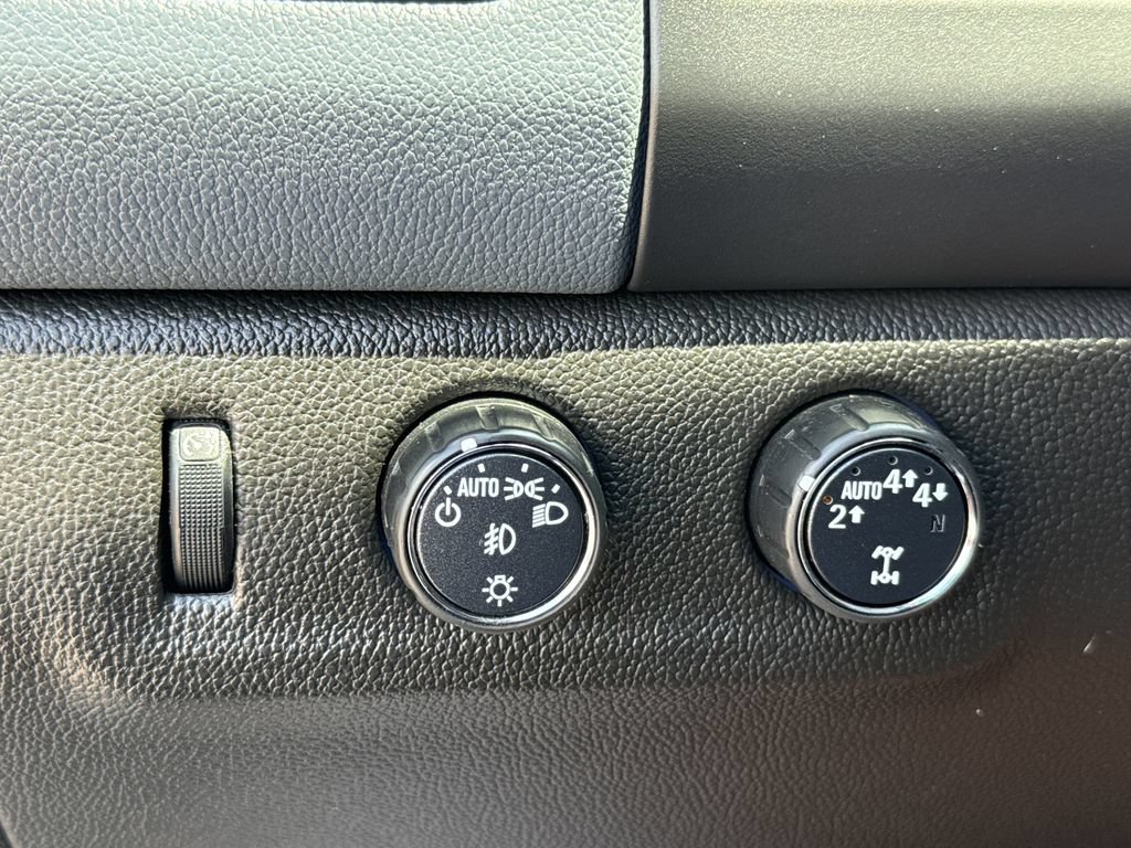 Used 2022 Chevrolet Colorado Z71 AWD/4WD image 38