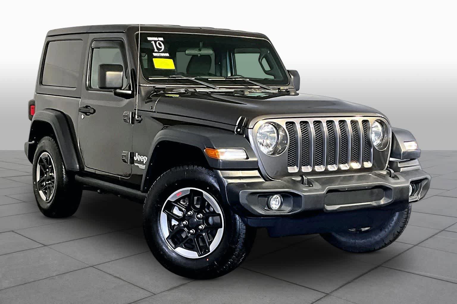 Used 2019 Jeep Wrangler Sport AWD/4WD image 3
