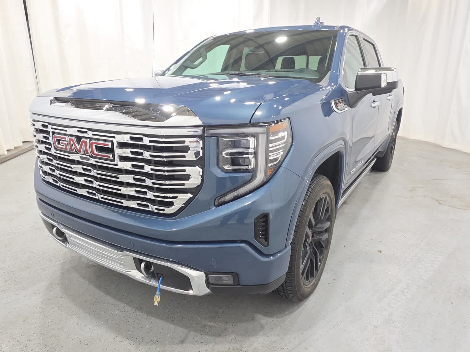Certified 2026 GMC Sierra 1500 Denali AWD/4WD image 1