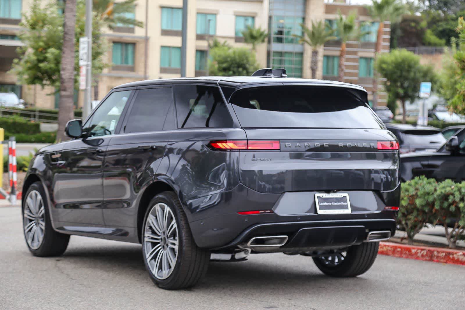 New 2026 Land Rover Range Rover Sport Dynamic SE AWD/4WD image 6