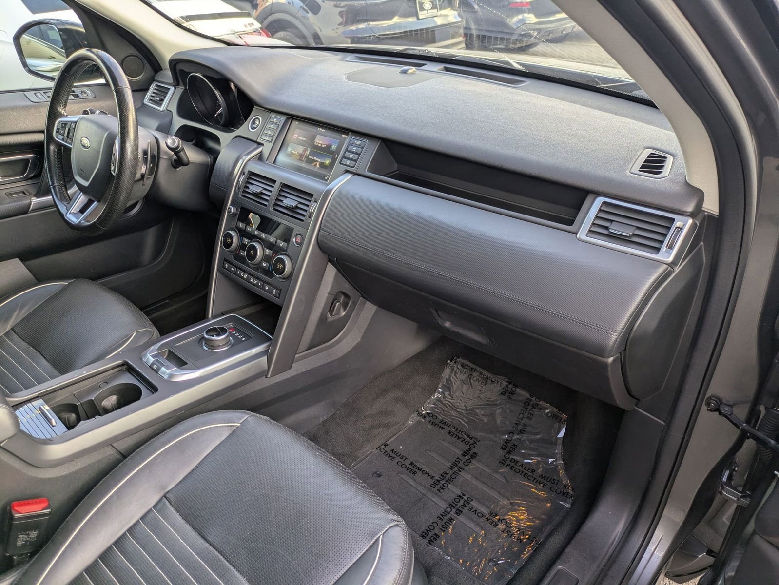 Used 2018 Land Rover Discovery Sport HSE image 31