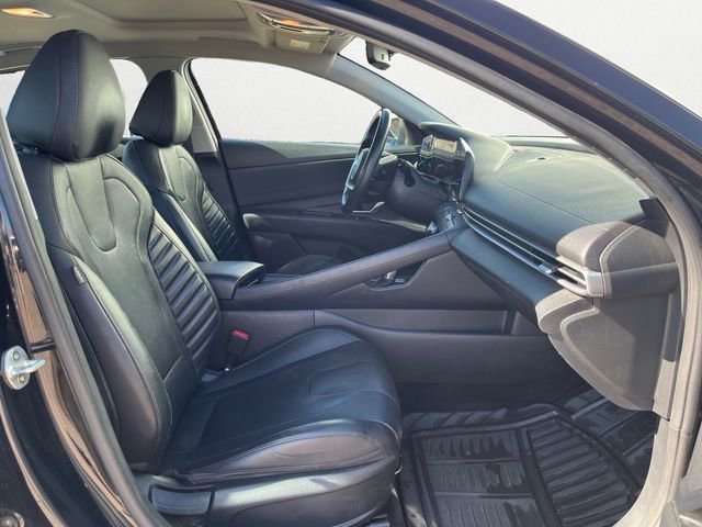 Used 2021 Hyundai Elantra Limited image 16