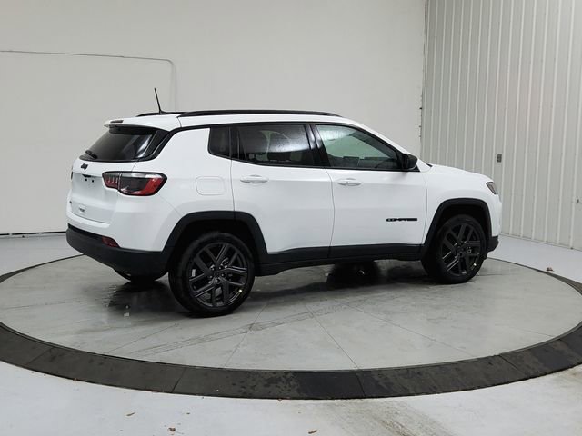 New 2026 Jeep Compass Latitude image 7