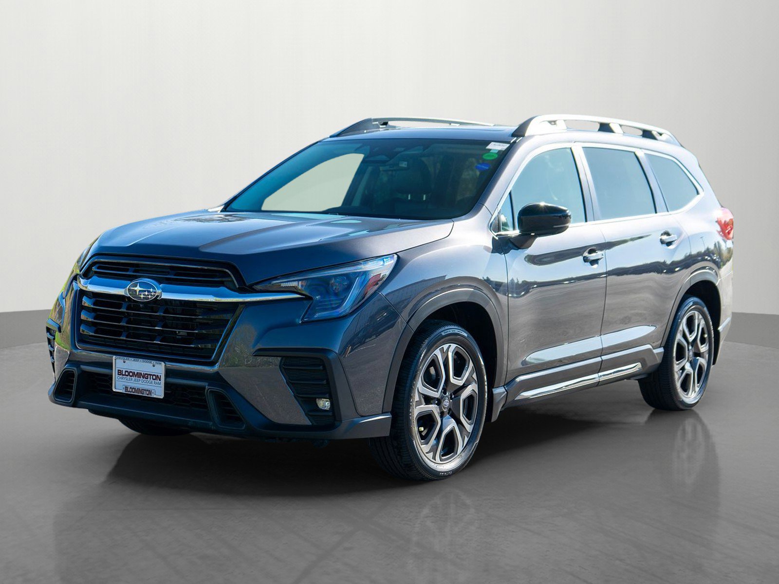 Used 2024 Subaru Ascent Limited w/ Technology Package AWD/4WD image 3
