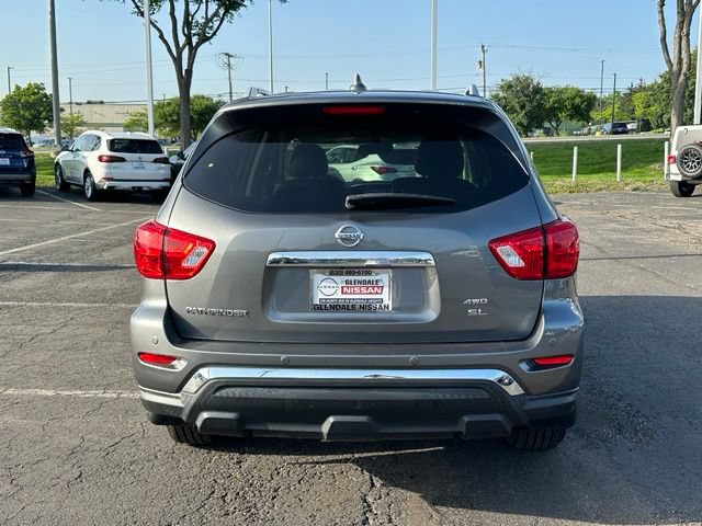 Used 2019 Nissan Pathfinder SL AWD/4WD image 4