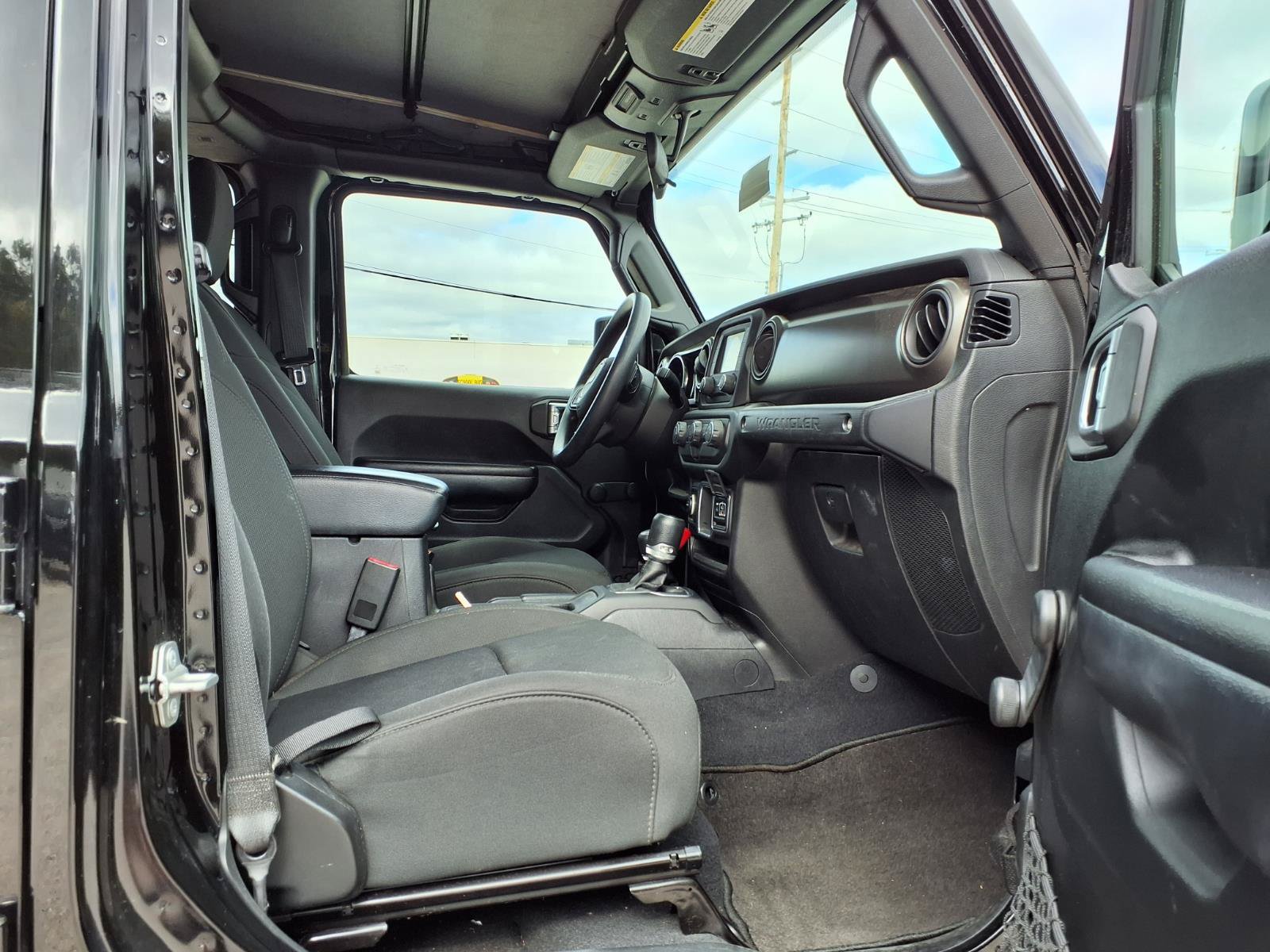 Used 2018 Jeep Wrangler Unlimited Sport AWD/4WD image 17