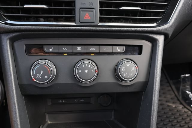 Certified 2022 Volkswagen Taos SE FWD image 26