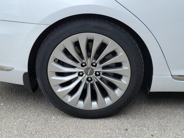 Used 2017 Genesis G90 3.3T Premium RWD image 5