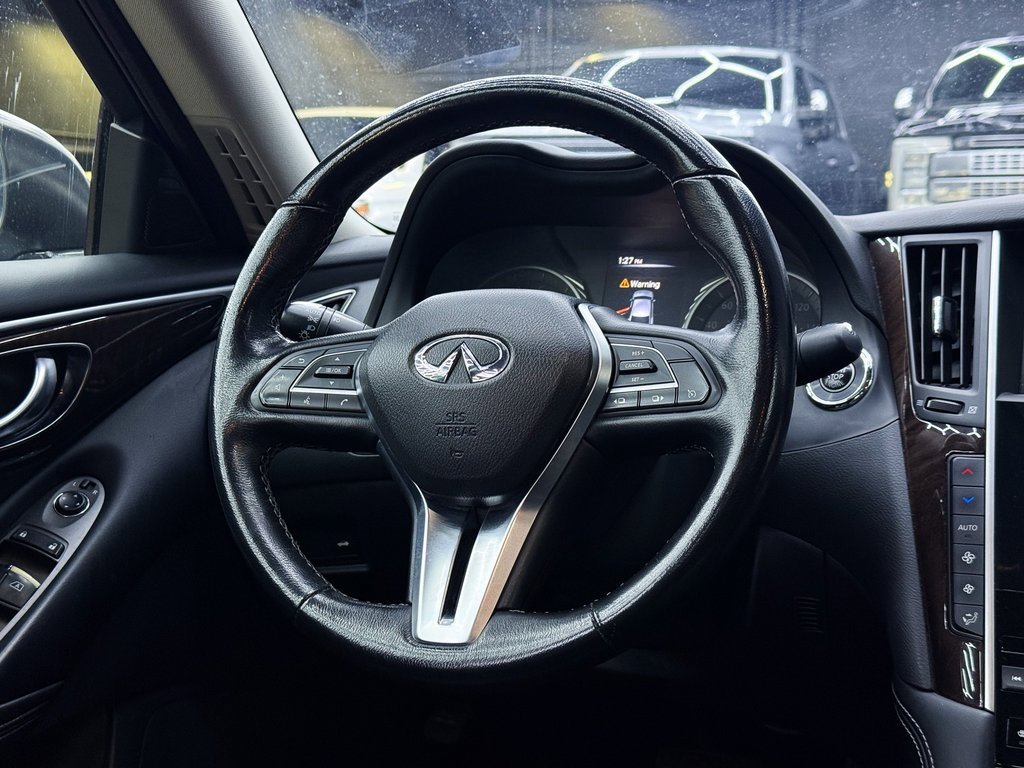 Used 2018 INFINITI Q50 Luxe w/ Essential Package (3.0T Luxe) image 23