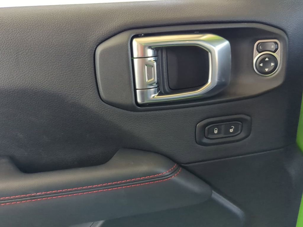 Used 2026 Jeep Wrangler Unlimited Rubicon AWD/4WD image 14