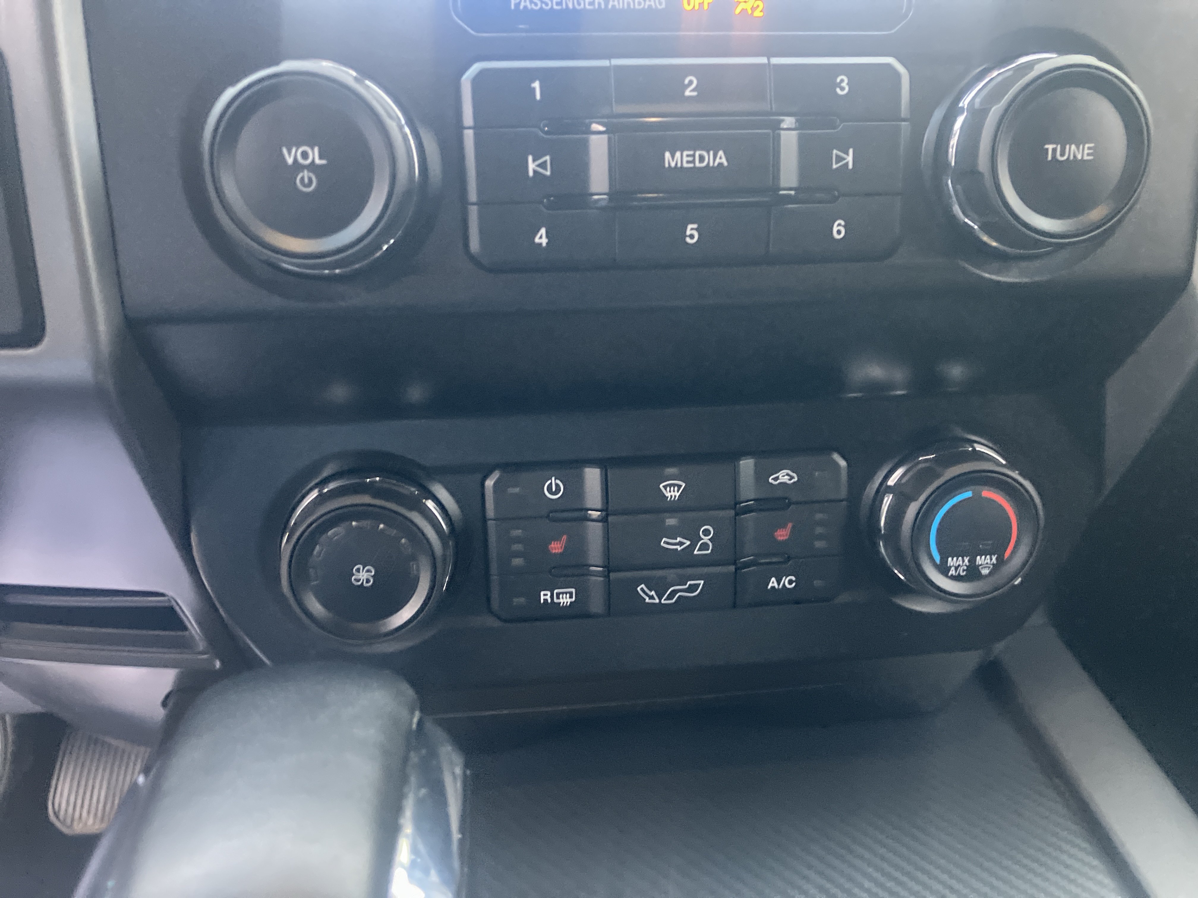 Used 2019 Ford F150 XLT w/ Equipment Group 302A Luxury AWD/4WD image 27