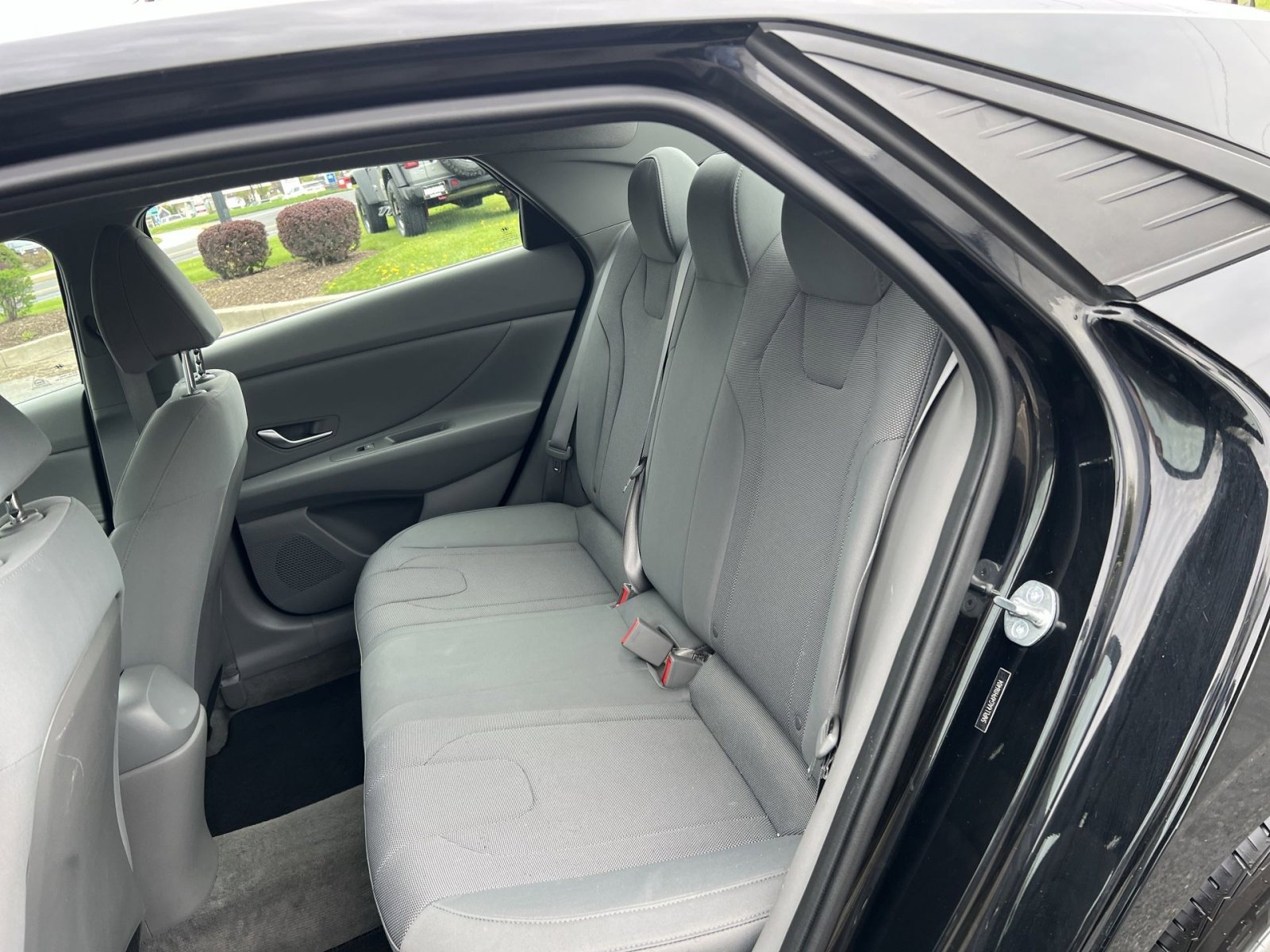 Used 2023 Hyundai Elantra SE image 30