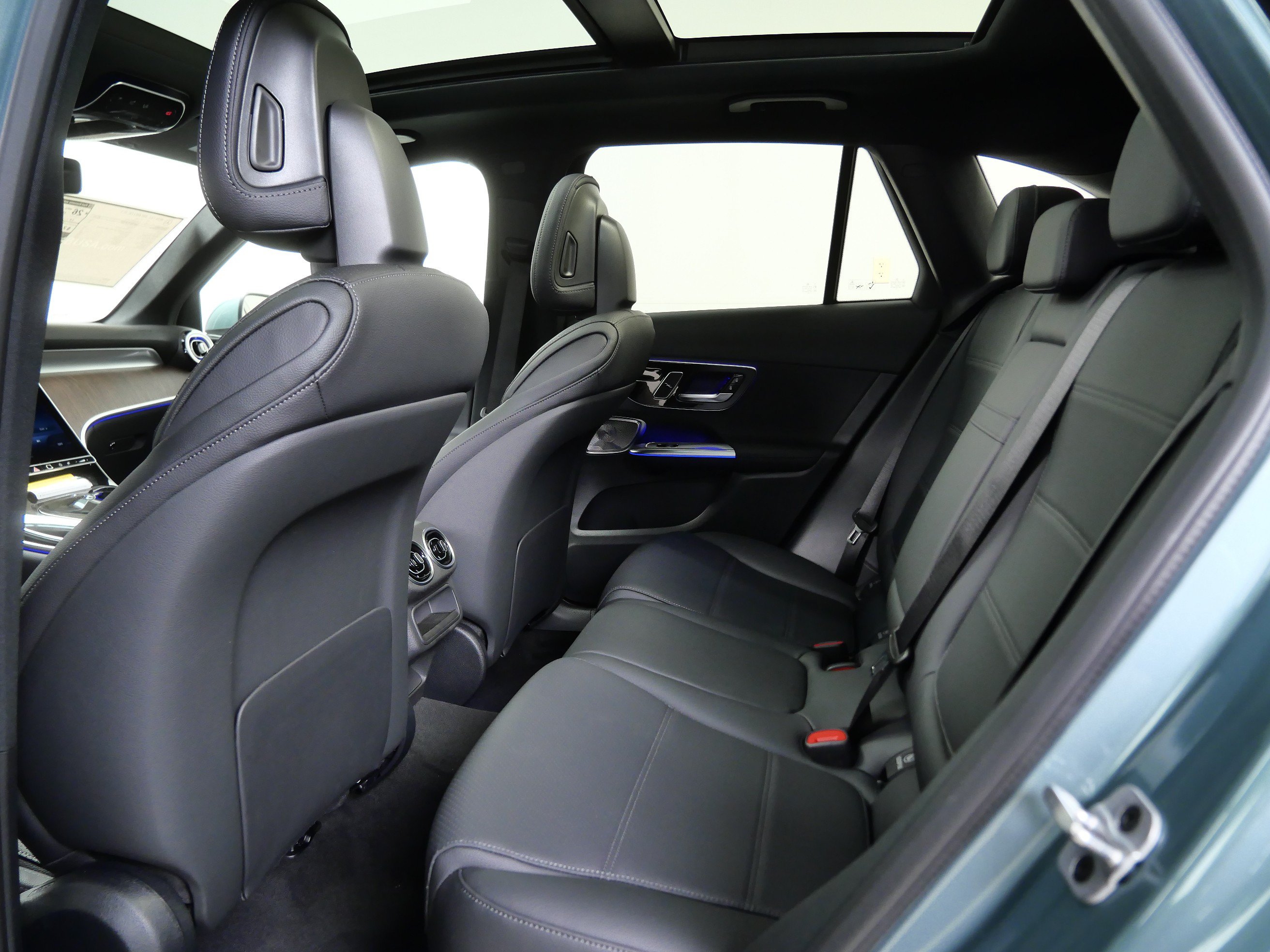 New 2026 Mercedes-Benz GLC 300 4MATIC image 9