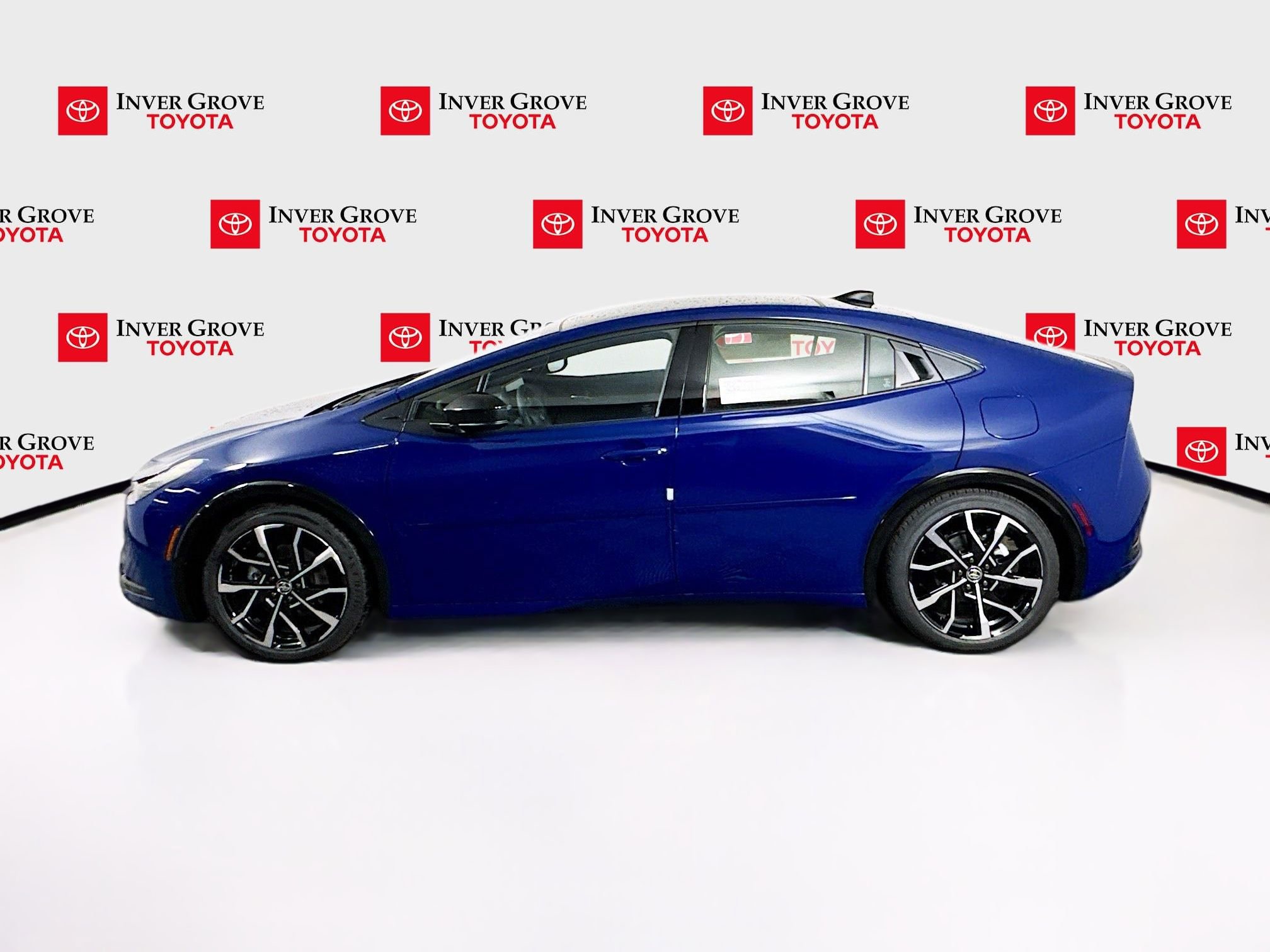 New 2026 Toyota Prius Plug-In Hybrid FWD image 8